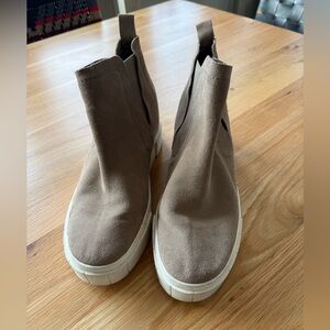 Dolce Vita Taupe Suede Zabie Ankle Boots 9.5